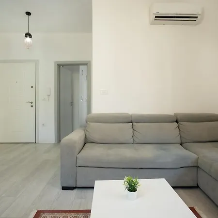 Apartamento Elegant & Cozy 1-bdr Hideaway Tirana