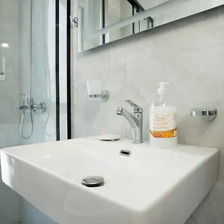 Elegant & Cozy 1-bdr Hideaway Daire