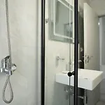 Elegant & Cozy 1-bdr Hideaway Διαμέρισμα