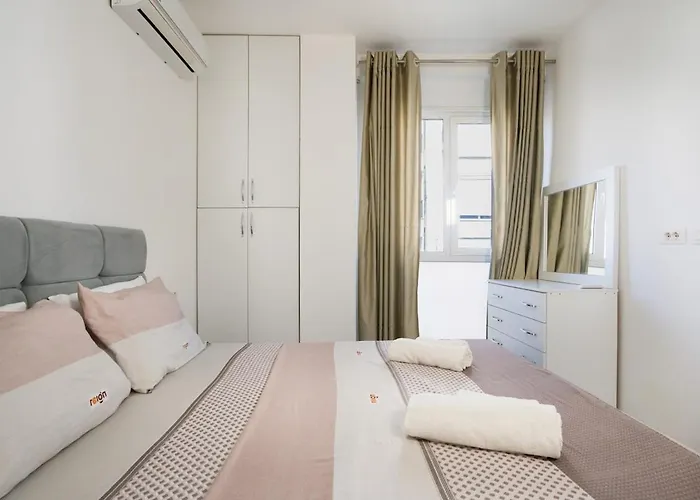 Elegant & Cozy 1-bdr Hideaway 地拉那