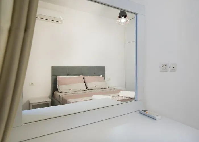 公寓 Elegant & Cozy 1-bdr Hideaway 地拉那